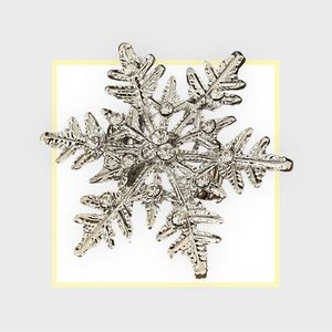 Ladies Silver Snowflake with Crystals, Stretchy Ring or Scarf Holder